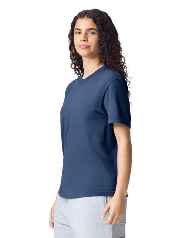 Comfort Colors C1717 Garment-Dyed Heavyweight T-Shirt - Midnight - model side