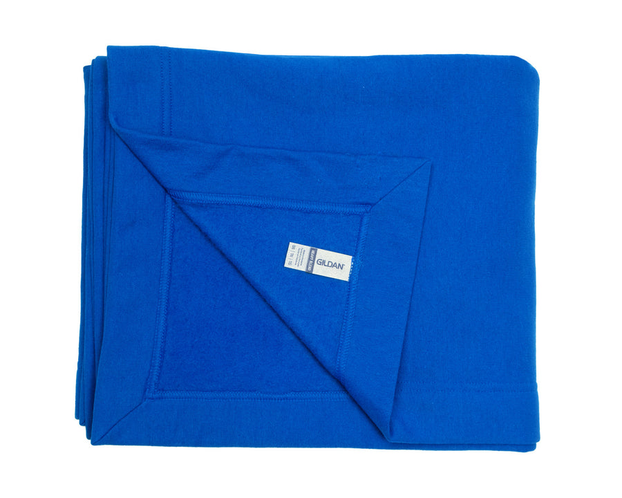 Gildan 18900 Heavy Blend Fleece Stadium Blanket - Royal - model front