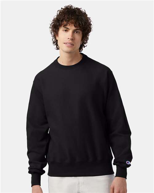 Champion S149 Unisex Reverse Weave Crewneck Sweatshirt - Black - model front