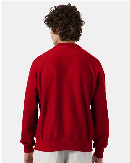 Champion S149 Unisex Reverse Weave Crewneck Sweatshirt - Scarlet - model back