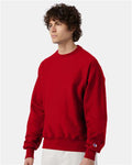 Champion S149 Unisex Reverse Weave Crewneck Sweatshirt - Scarlet - model side