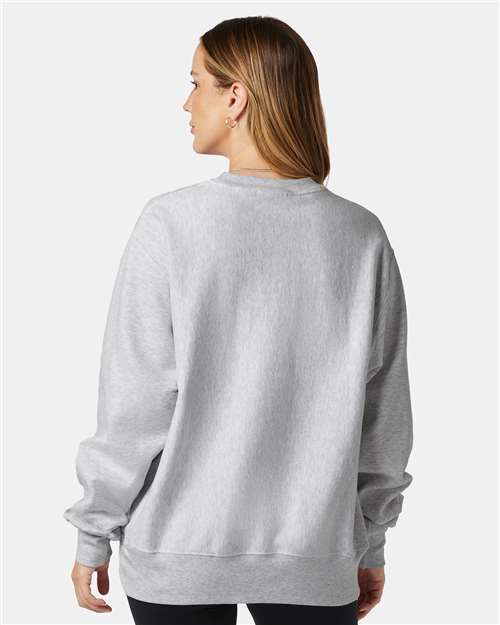 Champion S149 Unisex Reverse Weave Crewneck Sweatshirt - Silver Grey - model back