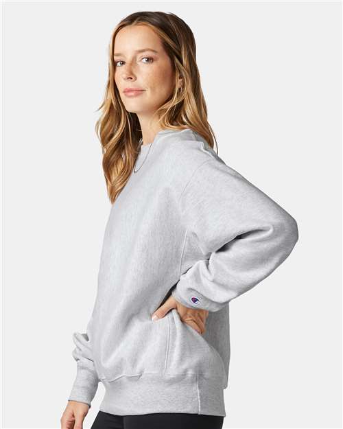 Champion S149 Unisex Reverse Weave Crewneck Sweatshirt - Silver Grey - model side