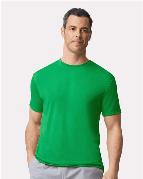 Gildan 42000 Performance T-Shirt - Irish Green - model front