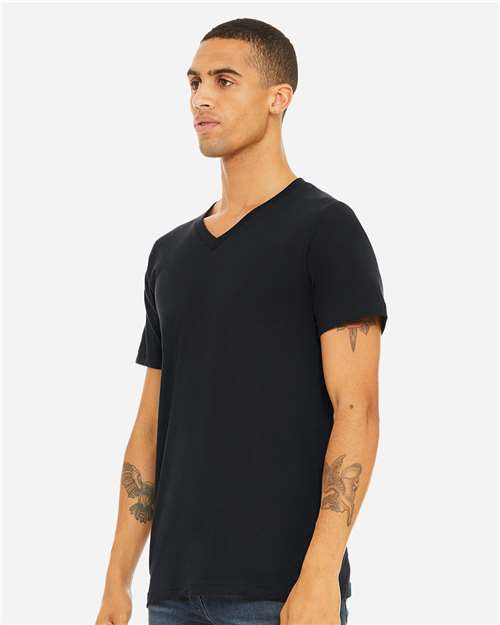Bella + Canvas 3005 Jersey V-Neck Tee - Vintage Black - model side