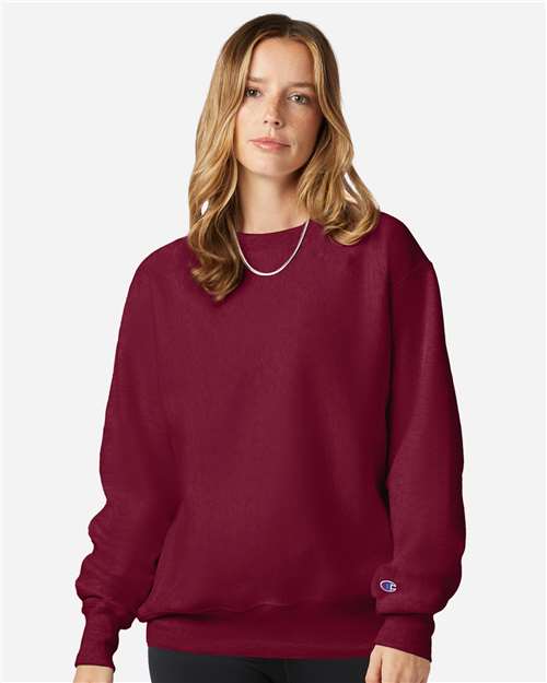 Champion S149 Unisex Reverse Weave Crewneck Sweatshirt - Cardinal - model front