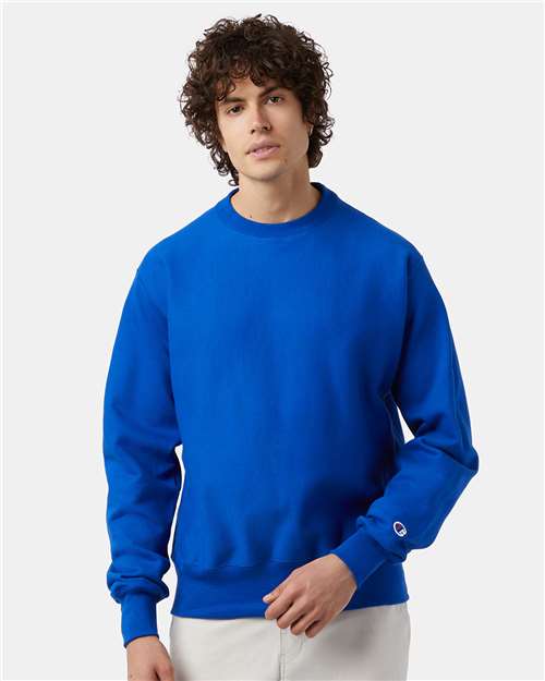 Champion S149 Unisex Reverse Weave Crewneck Sweatshirt - Athletic Royal - model front
