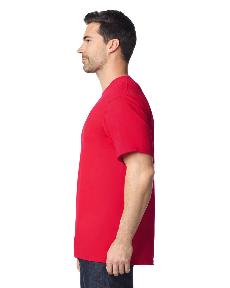 Gildan 65000 Unisex Softstyle Midweight T-Shirt - Red - model side