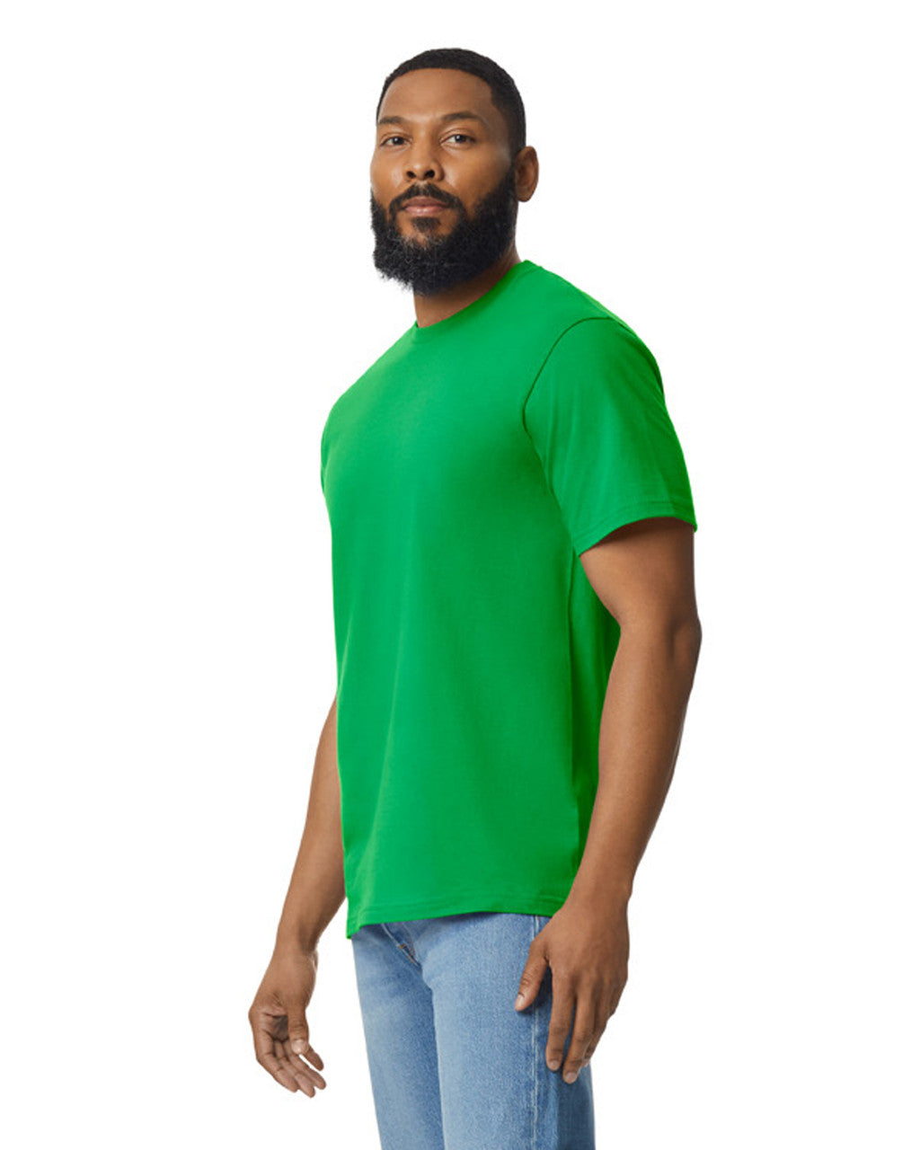Gildan 65000 Unisex Softstyle Midweight T-Shirt - Irish Green - model side