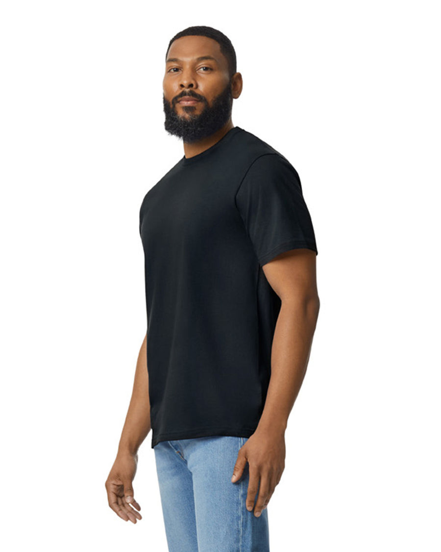 Gildan 65000 Unisex Softstyle Midweight T-Shirt - Pitch Black - model side