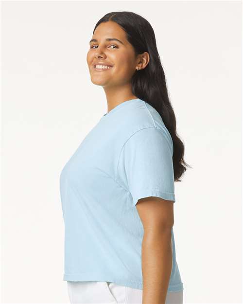 Comfort Colors 3023CL Women's Garment-Dyed Heavyweight Boxy T-Shirt - Chambray - model side