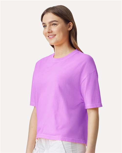 Comfort Colors 3023CL Women's Garment-Dyed Heavyweight Boxy T-Shirt - Neon Violet - model side