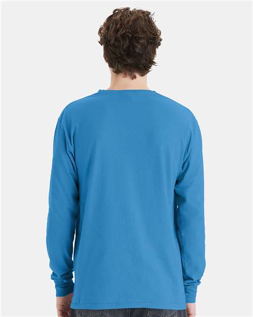 Hanes GDH250 Unisex Garment-Dyed Long Sleeve T-Shirt With a Pocket - Summer Sky Blue - model back