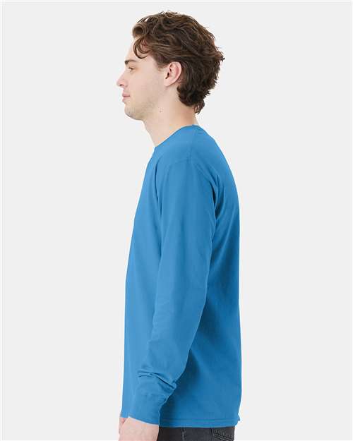 Hanes GDH250 Unisex Garment-Dyed Long Sleeve T-Shirt With a Pocket - Summer Sky Blue - model side