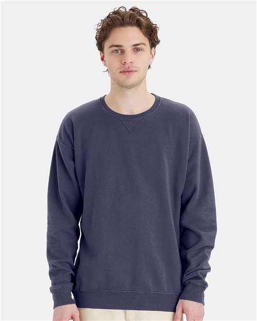 Hanes GDH400 Unisex Garment-Dyed Crewneck Sweatshirt - Anchor Slate - model front