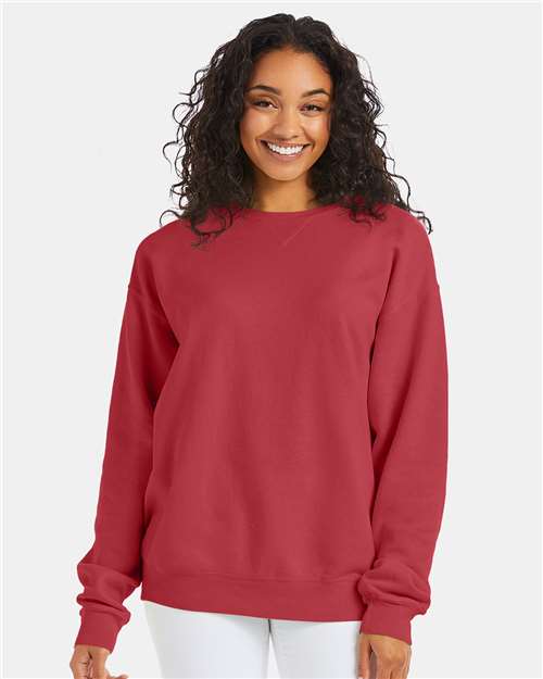 Hanes GDH400 Unisex Garment-Dyed Crewneck Sweatshirt - Crimson Fall - model front
