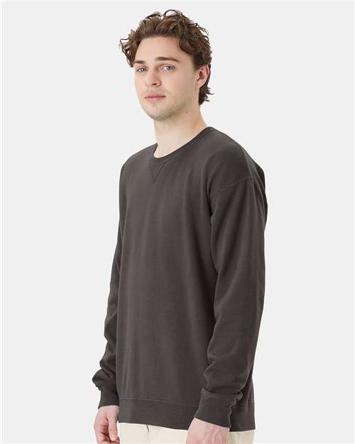 Hanes GDH400 Unisex Garment-Dyed Crewneck Sweatshirt - New Railroad Grey - model side