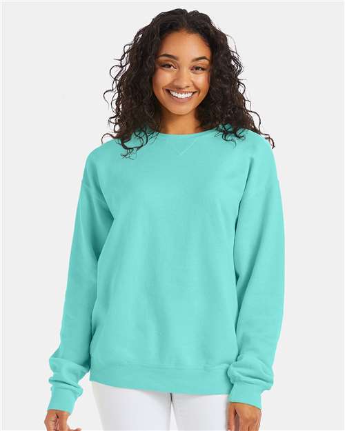 Hanes GDH400 Unisex Garment-Dyed Crewneck Sweatshirt - Mint - model front