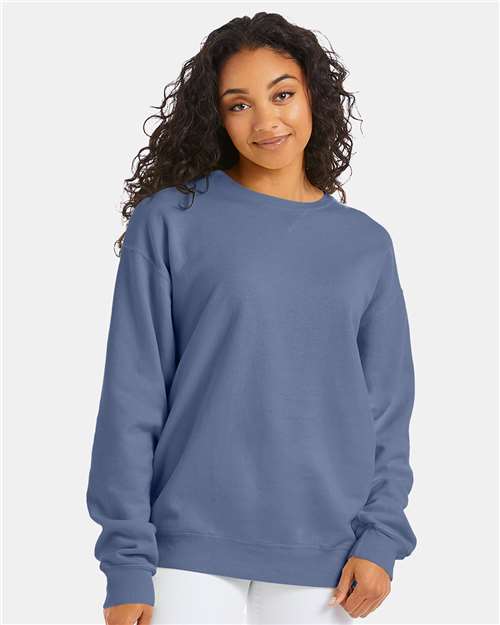 Hanes GDH400 Unisex Garment-Dyed Crewneck Sweatshirt - Saltwater - model front