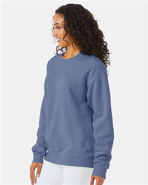 Hanes GDH400 Unisex Garment-Dyed Crewneck Sweatshirt - Saltwater - model side