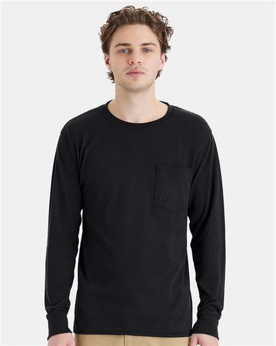 Hanes W120 Unisex Workwear Long Sleeve Pocket T-Shirt - Black - model front