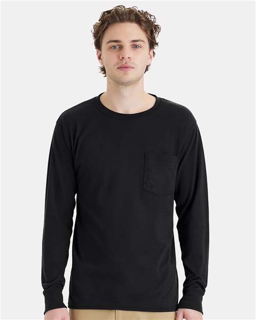Hanes W120 Unisex Workwear Long Sleeve Pocket T-Shirt - Black - model front