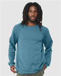 BELLA + CANVAS 3901 Unisex Sponge Fleece Raglan Crewneck Sweatshirt - Heather Deep Teal - model front
