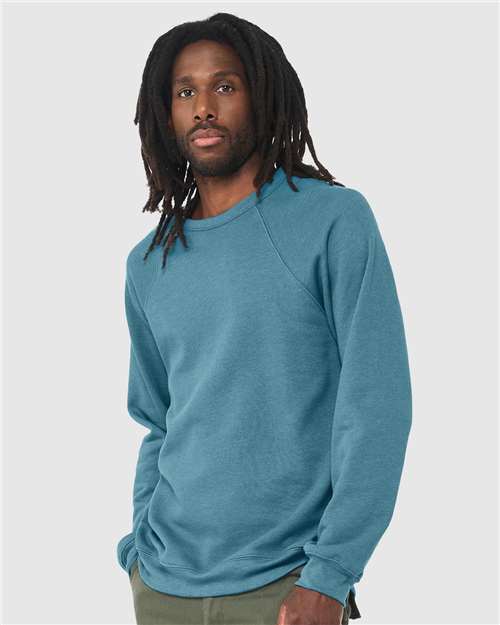 BELLA + CANVAS 3901 Unisex Sponge Fleece Raglan Crewneck Sweatshirt - Heather Deep Teal - model side