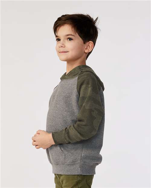 Independent Trading Co. PRM10TSB Toddler Special Blend Hooded Raglan Sweatshirt - Nickel Heather/ Forest Camo - model side