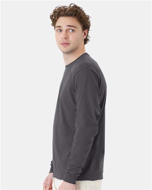 Hanes 5286 Essential-T Long Sleeve T-Shirt - Smoke Grey - model side