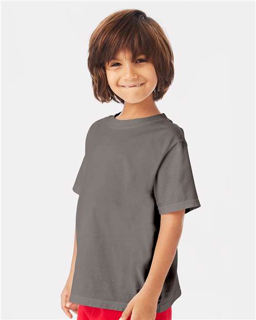 Hanes GDH175 Youth Garment-Dyed T-Shirt - Concrete Grey - model side