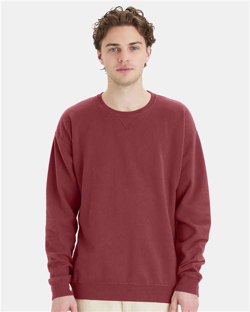 Hanes GDH400 Unisex Garment-Dyed Crewneck Sweatshirt - Cayenne - model front