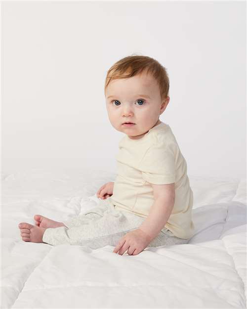 Rabbit Skins 3322 Infant Fine Jersey Tee - Natural - model side