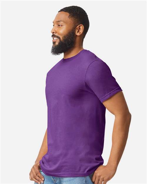 Gildan 64000CVC Unisex Softstyle CVC T-Shirt - Amethyst - model side