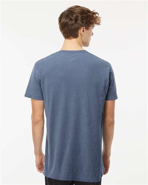 M&O 6500M Unisex Vintage Garment-Dyed T-Shirt - Blue Jean - model back