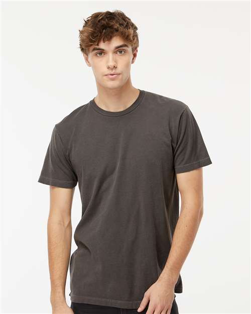 M&O 6500M Unisex Vintage Garment-Dyed T-Shirt - Charcoal - model front