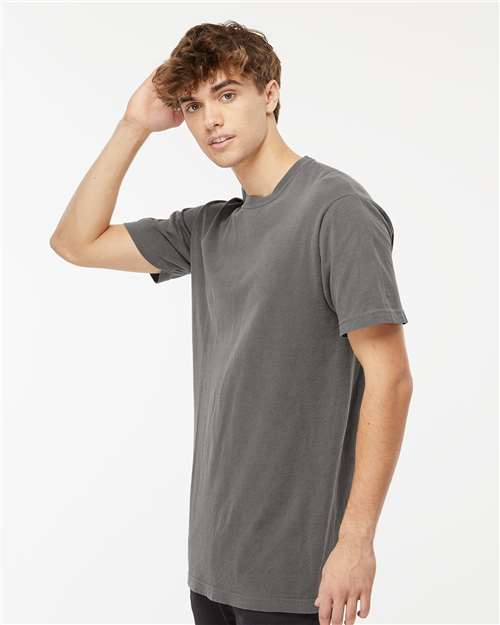 M&O 6500M Unisex Vintage Garment-Dyed T-Shirt - Grey - model side