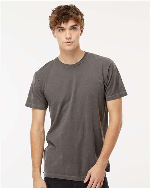 M&O 6500M Unisex Vintage Garment-Dyed T-Shirt - Pepper - model front