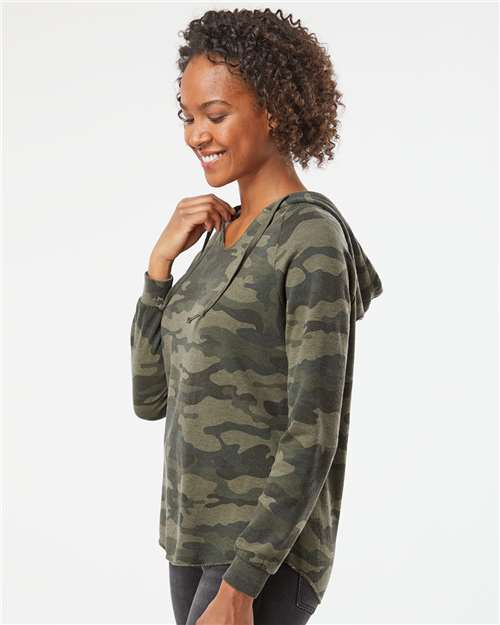 Independent Trading Co. PRM2500 Women’s Lightweight California Wave Wash Hooded Sweatshirt - Forest Camo Heather - model side