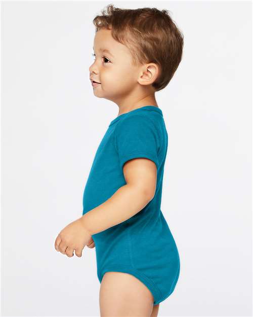 Rabbit Skins 4424 Infant Fine Jersey Bodysuit - Oceanside - model side