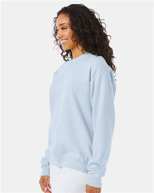 Hanes GDH400 Unisex Garment-Dyed Crewneck Sweatshirt - Soothing Blue - model side