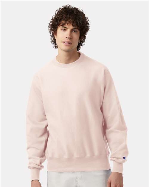 Champion S149 Unisex Reverse Weave Crewneck Sweatshirt - Body Blush - model front