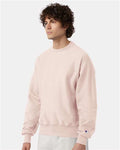 Champion S149 Unisex Reverse Weave Crewneck Sweatshirt - Body Blush - model side