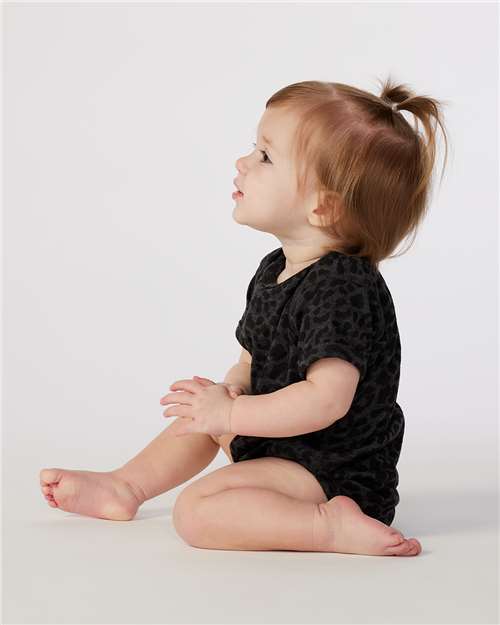 Rabbit Skins 4424 Infant Fine Jersey Bodysuit - Black Leopard - model side