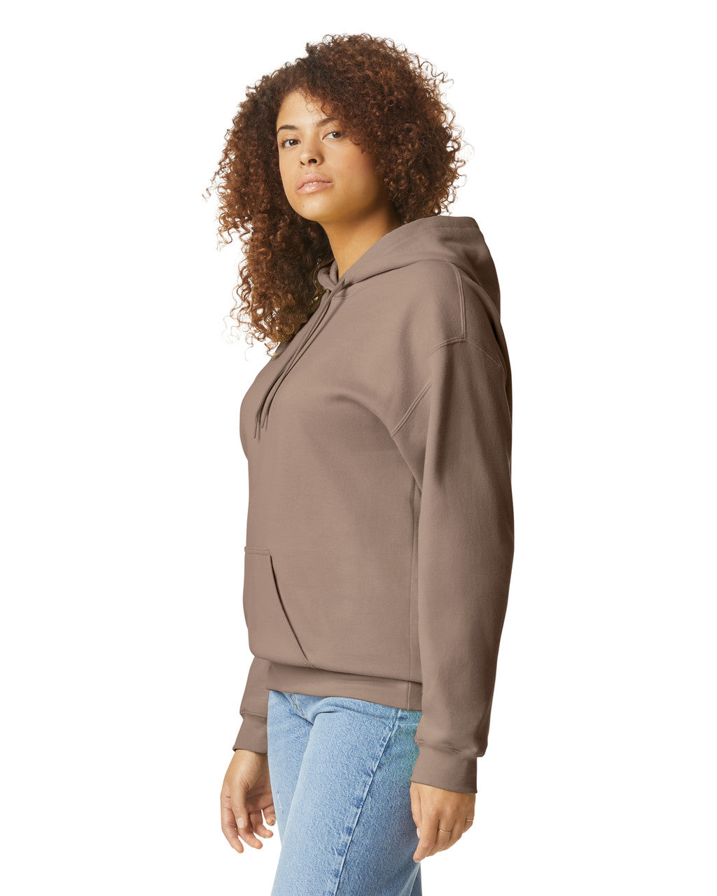 Gildan SF500 Unisex Softstyle Midweight Hooded Sweatshirt - Brown Savana - model side